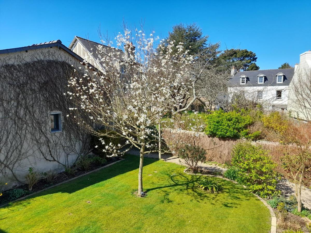 Maison spacieuse entre la ville et la côte Saint-Martin-des-Champs  Extérieur photo